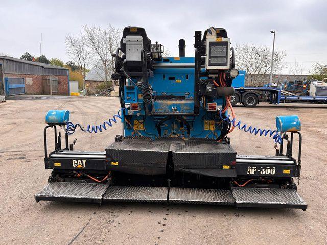 Caterpillar AP300D (3)