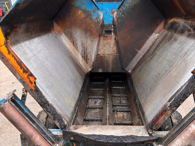 Caterpillar AP300D (8)