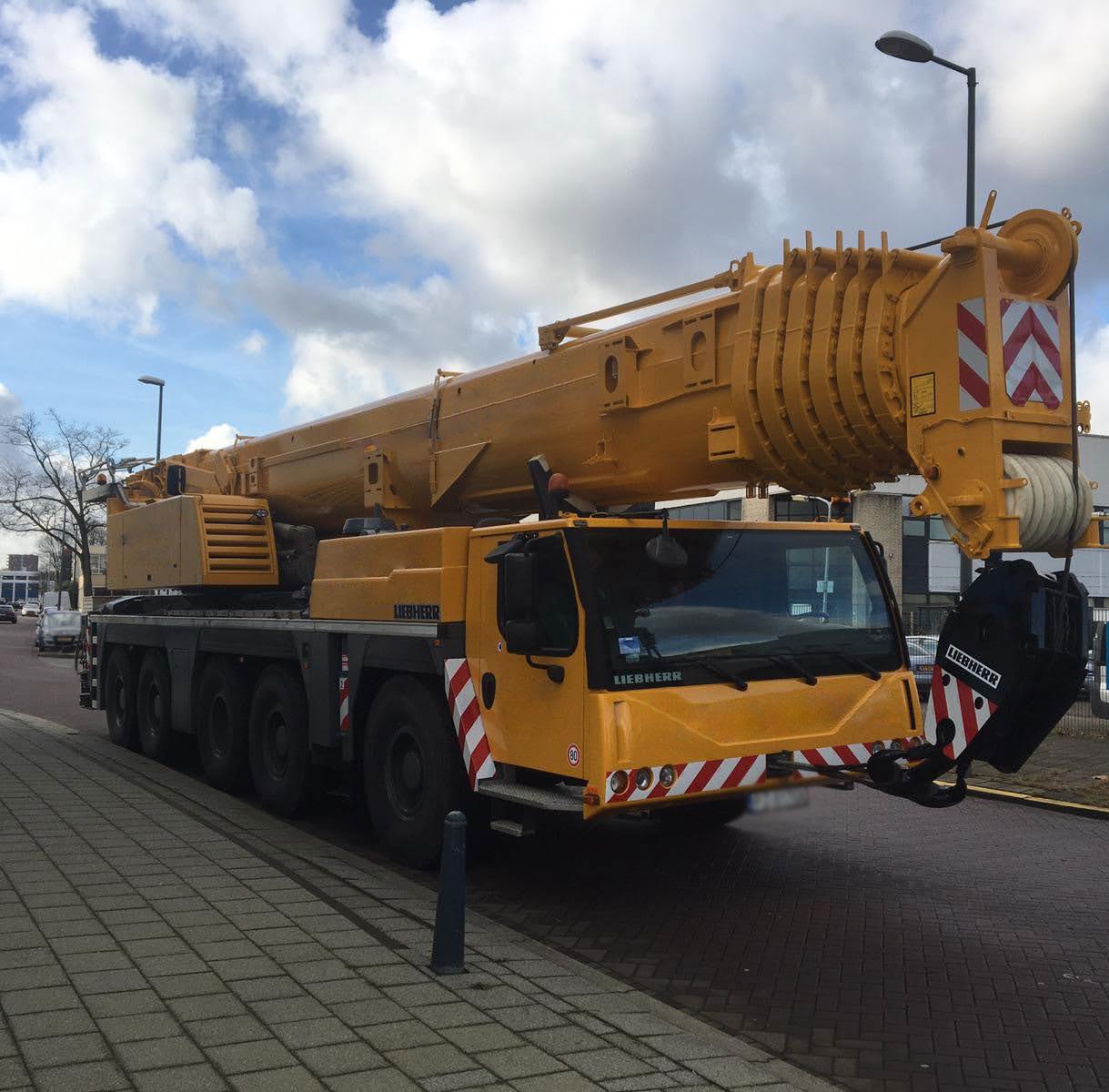 Liebherr LTM 1200-5.1 (3)