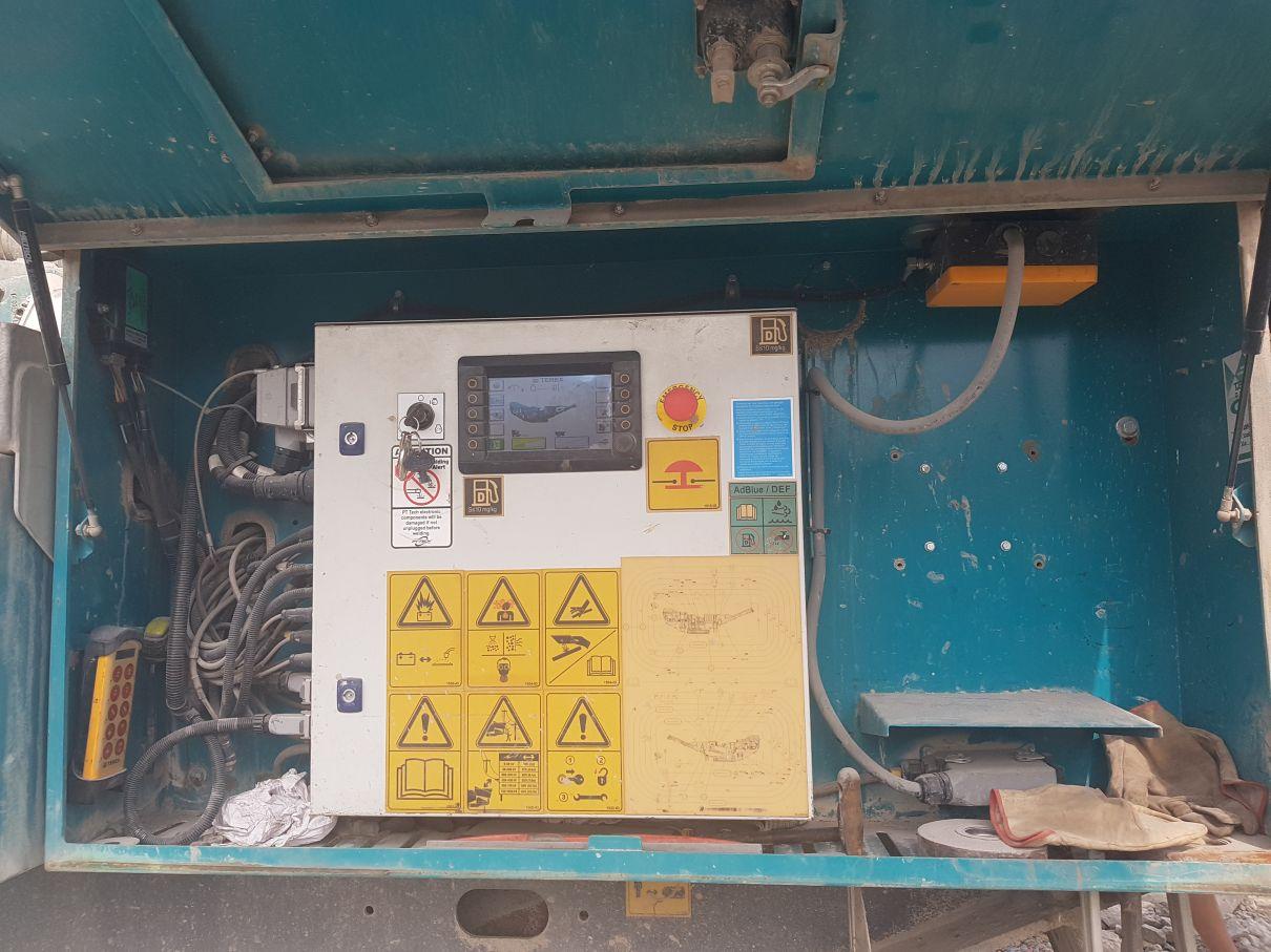 Powerscreen Trakpactor 320 (7)