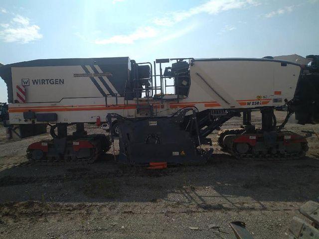 Wirtgen W 250 i (2)